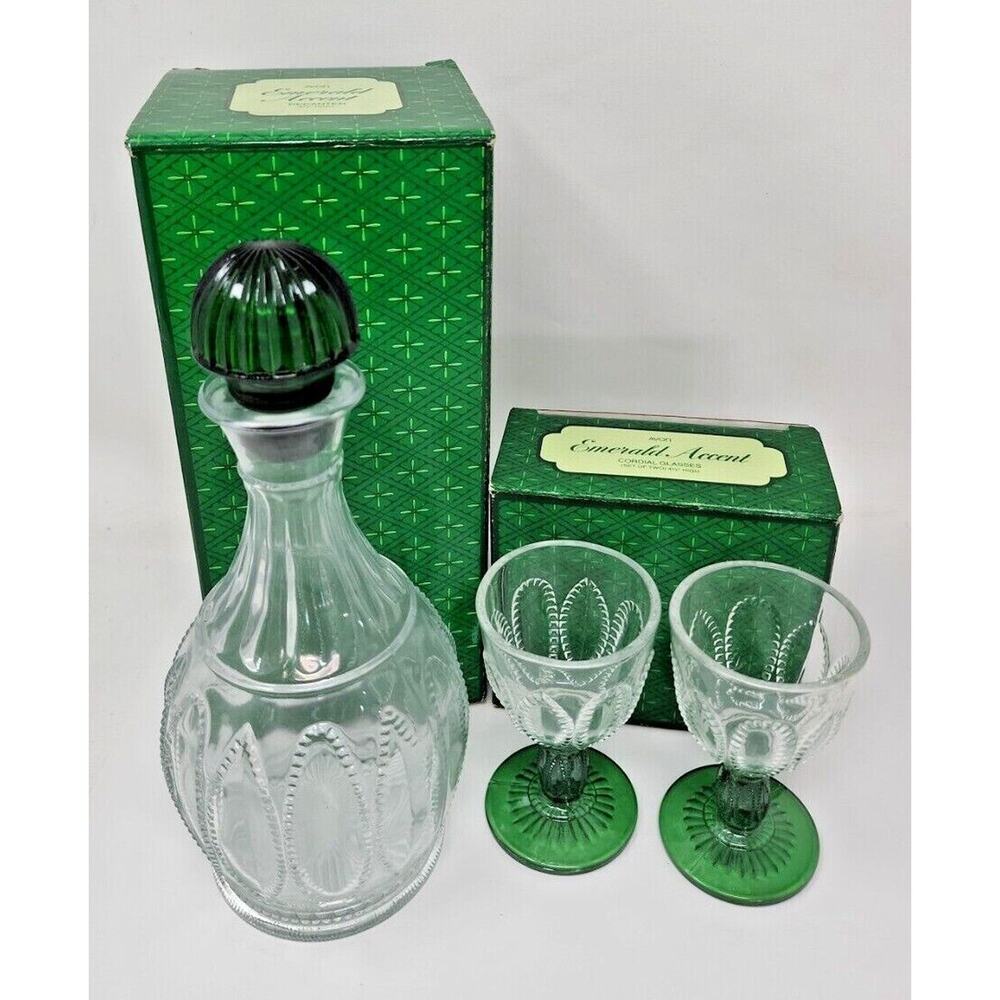 Vintage Avon Emerald Accent 2 Cordial Wine Glasses & 1 Decanter Boxes New U96